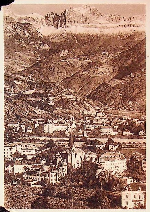 Bolzano. Panorama verso il Catinaccio.