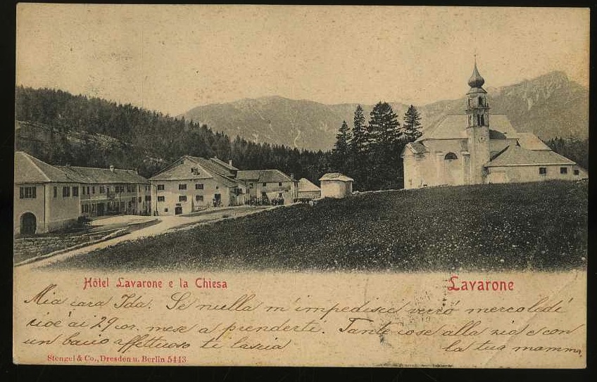 Lavarone. Hôtel Lavarone e la Chiesa.